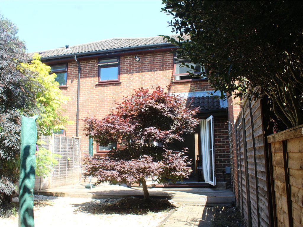 1 bed semidetached house to rent in Avondale, Ash Vale, Aldershot GU12
