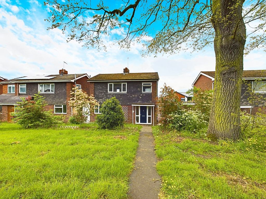 3 bed detached house for sale in Hallow Road, Worcester, Worcestershire