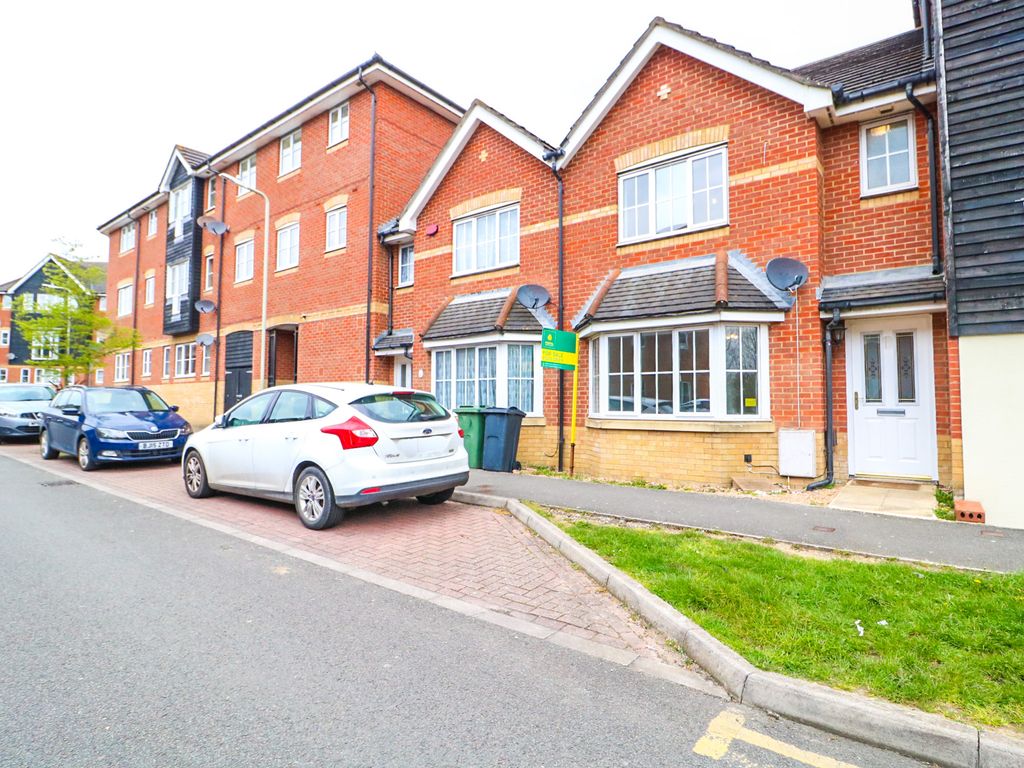 3 bed terraced house for sale in Fairview Drive, Ashford TN24 Zoopla