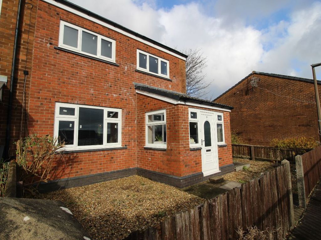 3 bed terraced house to rent in Tenby Close, Blackburn BB1, £800 pcm