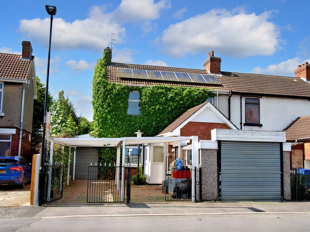 3 bed end terrace house for sale in Markham Avenue, Carcroft, Doncaster