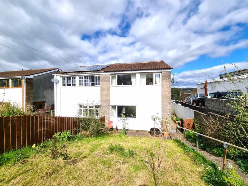 3 bed semidetached house for sale in Hengoed Avenue, Cefn Hengoed