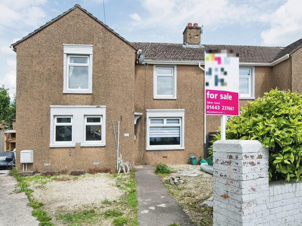 3 bed semidetached house for sale in Gelli Road, Llanharry, Pontyclun