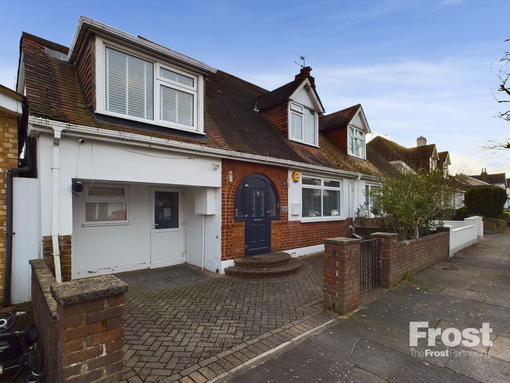 3 bed semidetached house for sale in Tennyson Road, Ashford, Surrey