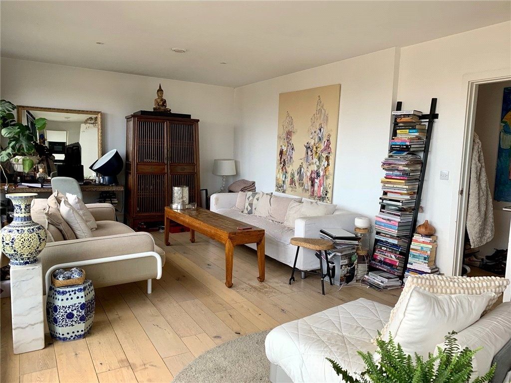 2 bed flat for sale in Royal Crescent Apartments, 1 Royal Crescent Road