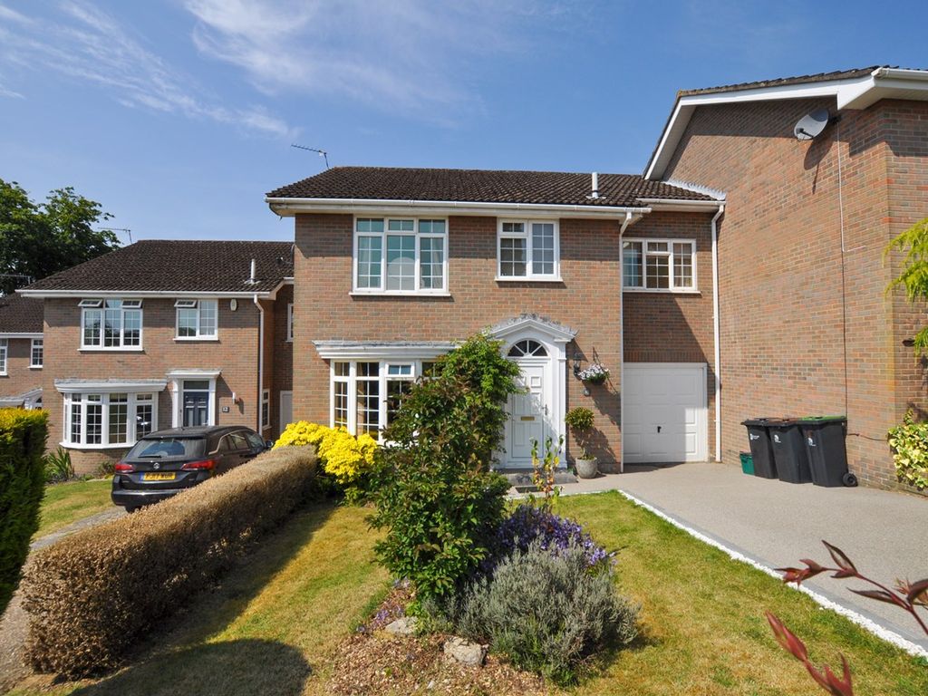 4 bed terraced house to rent in Birchdale Road, Wimborne BH21 Zoopla