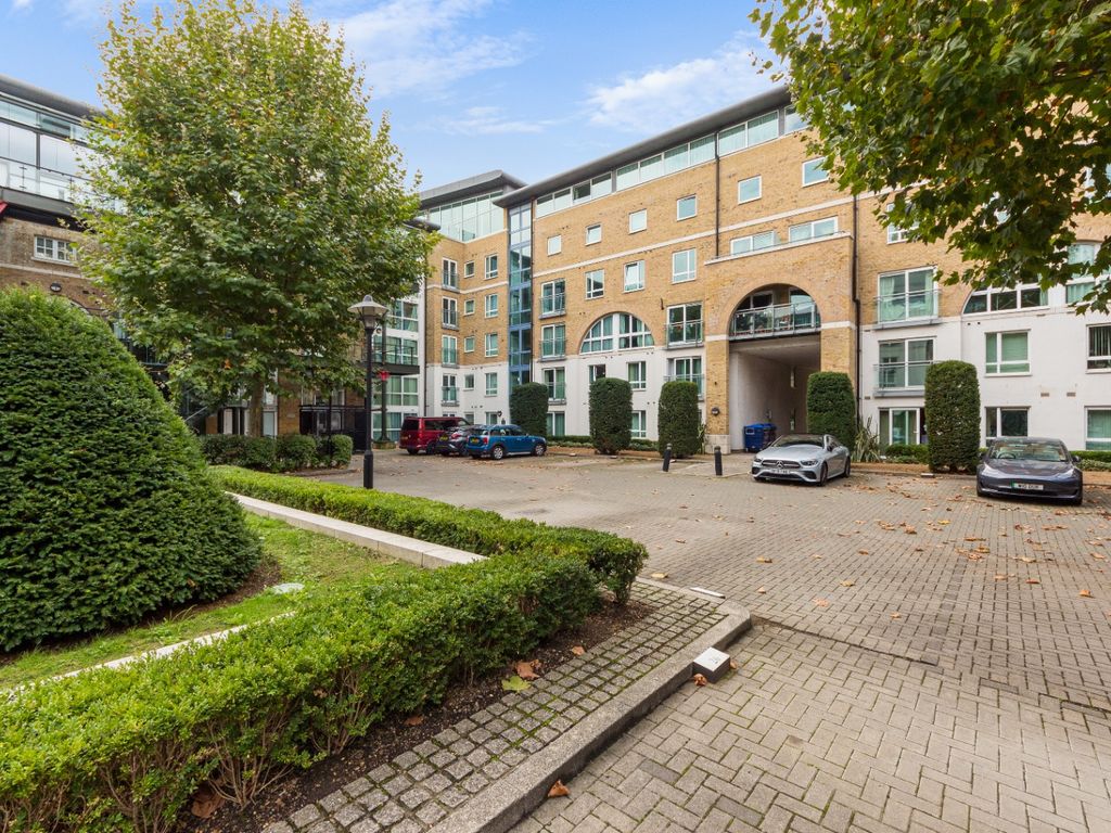 Hopton Road, Woolwich, London SE18  