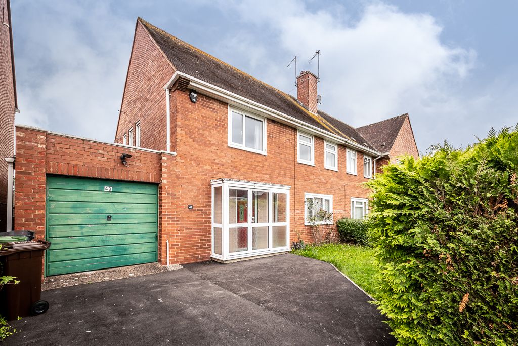 4 bed semidetached house for sale in Newport Road, Exeter EX2, £
