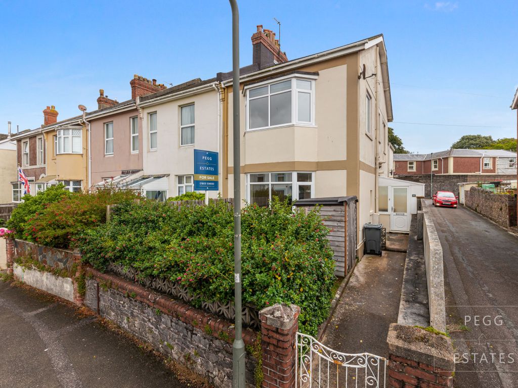 1 bed terraced house for sale in Warbro Road, Torquay TQ1, £180,000