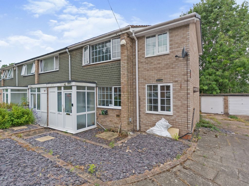 3 bed end terrace house for sale in Harewood Close, Hall Green