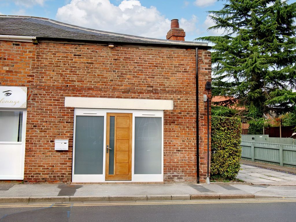 1 bed flat for sale in College Street, SuttonOnHull, Hull HU7, £