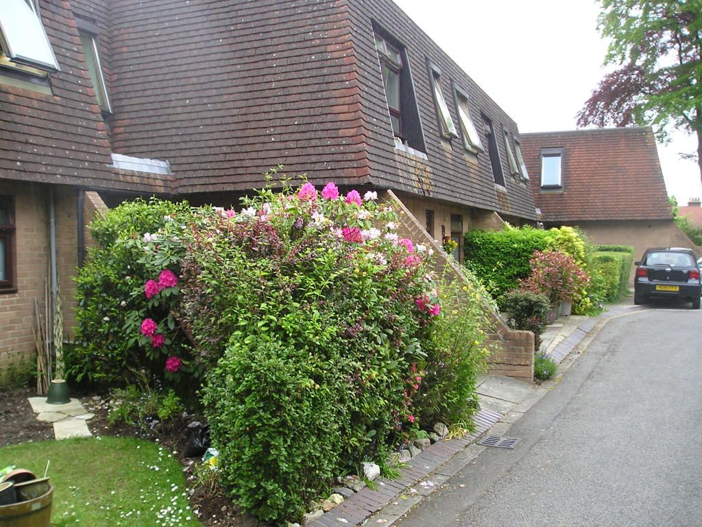 Studio to rent in West Moors Road, Ferndown BH22, £750 pcm Zoopla