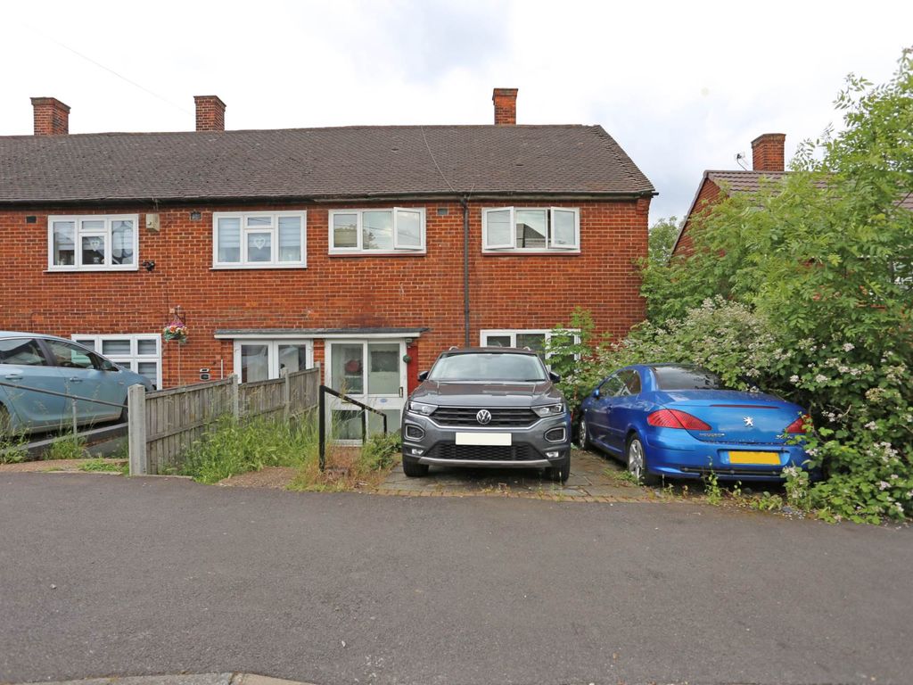 3 bed semidetached house for sale in Bridgewater Road, Romford RM3, £