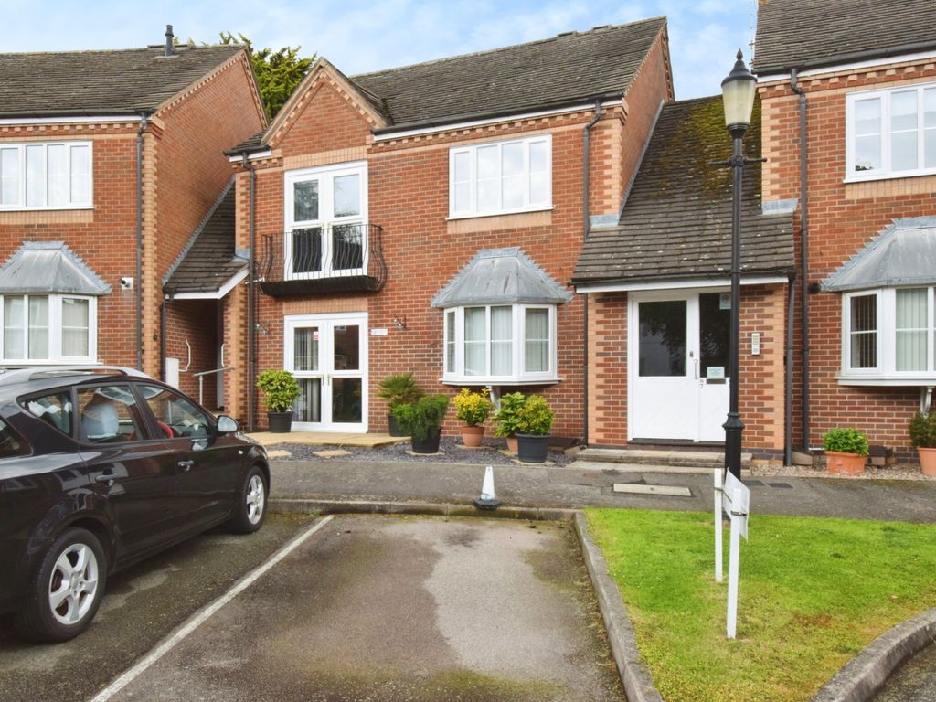 2 bed flat for sale in Long Street, Wigston, Leicestershire LE18, £