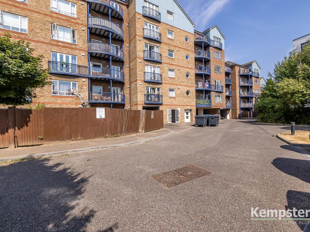 1 bed flat for sale in Anchor Court, Argent Street, Grays RM17 Zoopla