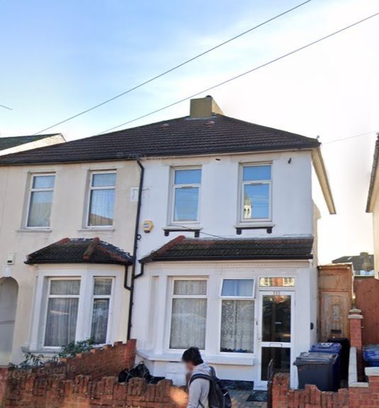 3 bed semidetached house for sale in Featherstone Road, Southall UB2