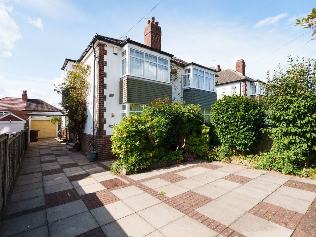 3 bed semidetached house for sale in Moss Gardens, Alwoodley, Leeds