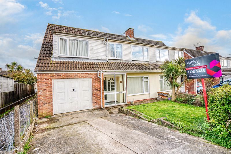 4 bed semidetached house for sale in Pilgrims Way, Worle, WestonSuper