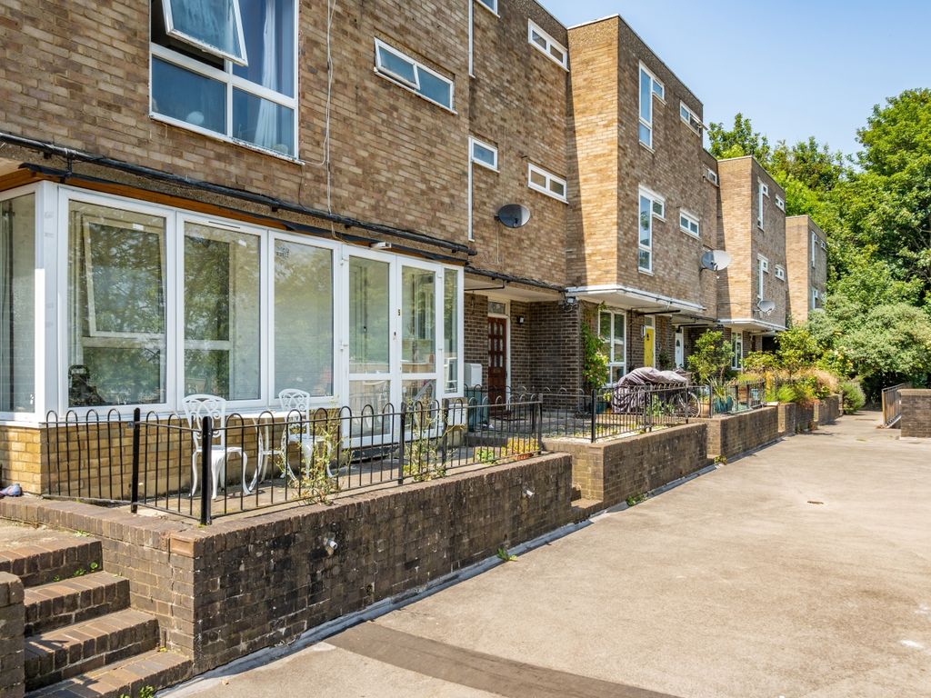 5 bed terraced house for sale in Talisman Square, London SE26 Zoopla