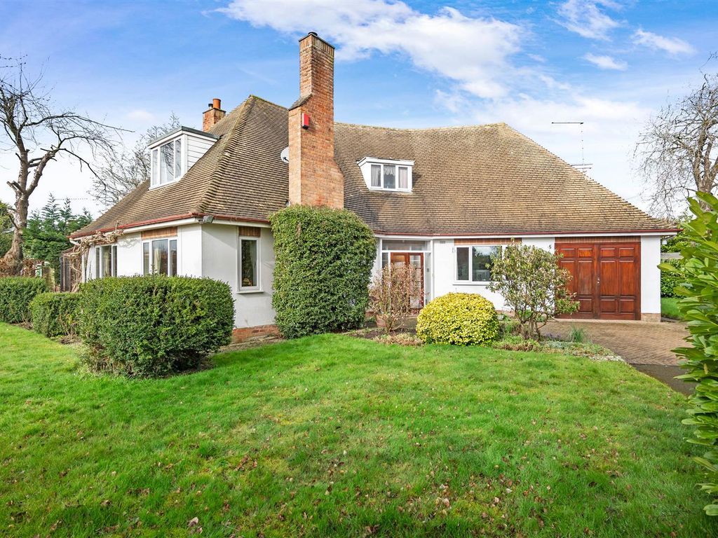 5 bed detached house for sale in Oakleigh Avenue, Hallow, Worcester WR2