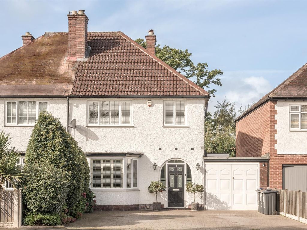 3 bed semidetached house for sale in Whitehouse Common Road, Sutton