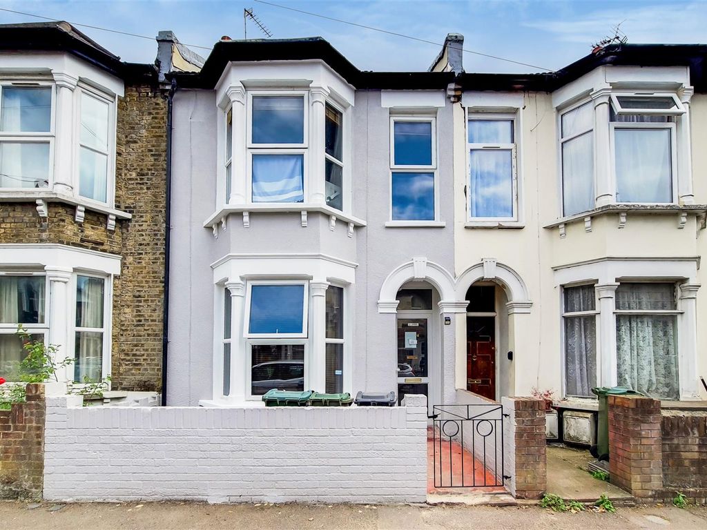 3 bed terraced house for sale in Glenthorne Road, London E17 Zoopla