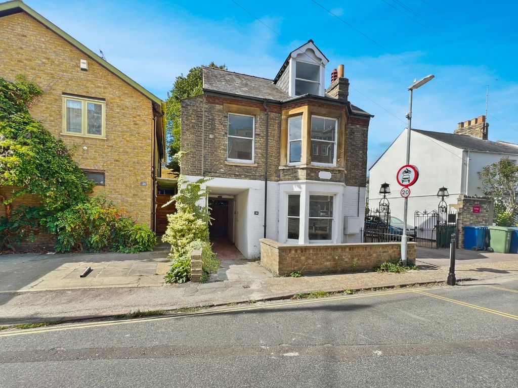 3 bed detached house for sale in Panton Street, Cambridge CB2, £600,000