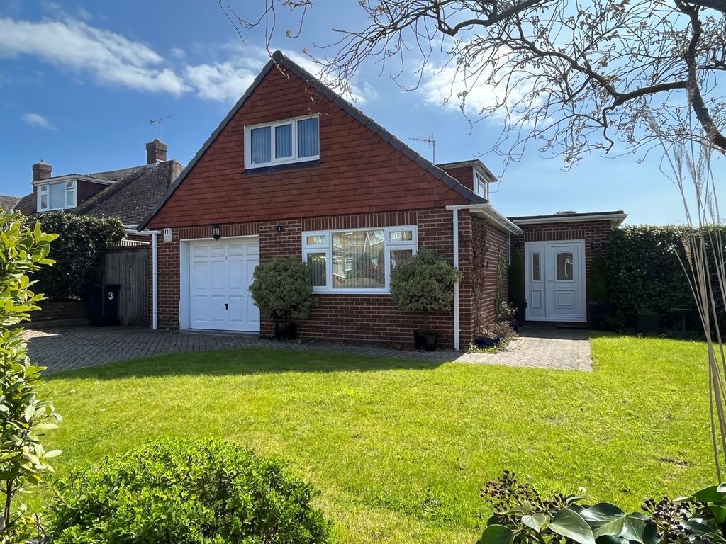 3 bed detached bungalow for sale in Grazebrook Close, BexhillOnSea