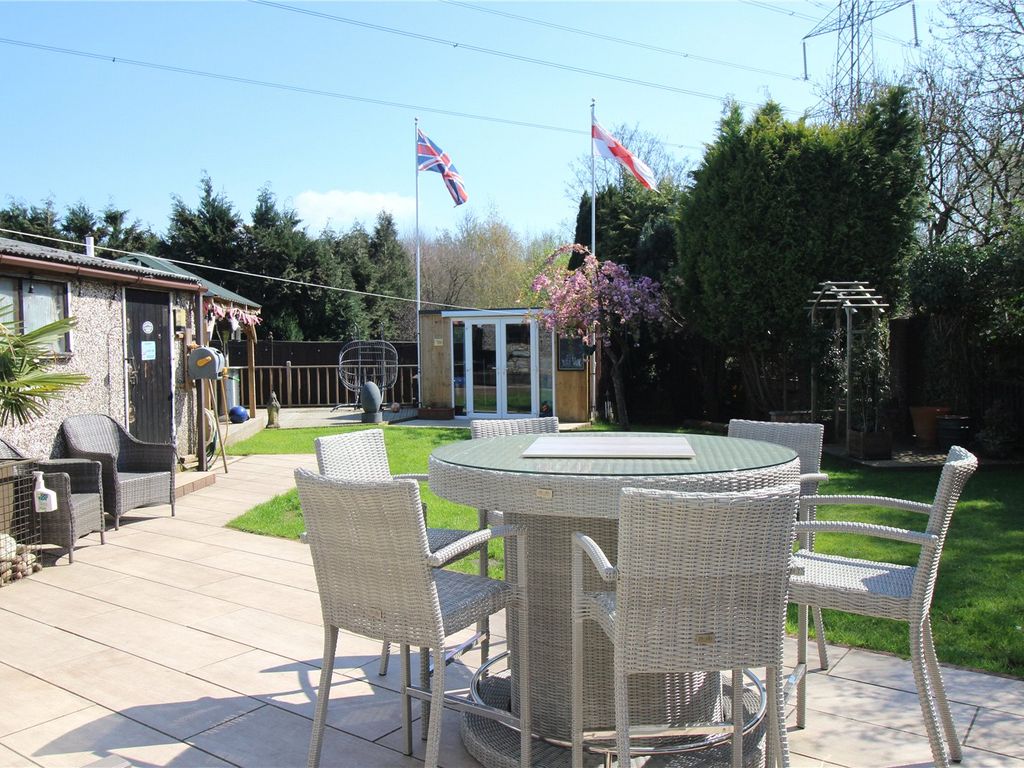 3 bed semidetached house for sale in Elm Grove, Wardley, Swinton, Manchester M27 Zoopla