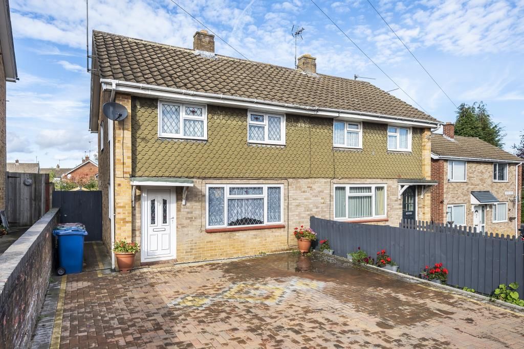 3 bed semidetached house to rent in Banbury, Oxfordshire OX16, £1,350 pcm Zoopla