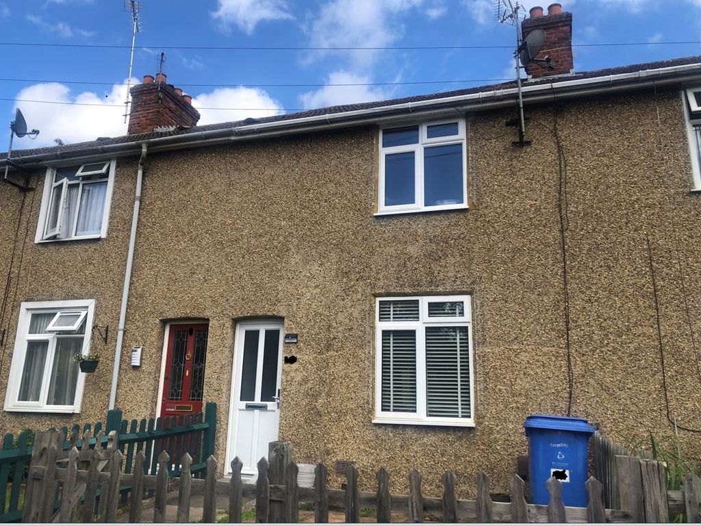 3 bed terraced house to rent in Park Road, Farnborough GU14, £1,500 pcm Zoopla