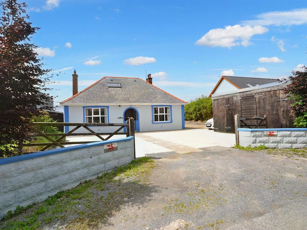 2 bed detached bungalow for sale in Llandissilio, Clynderwen SA66, £