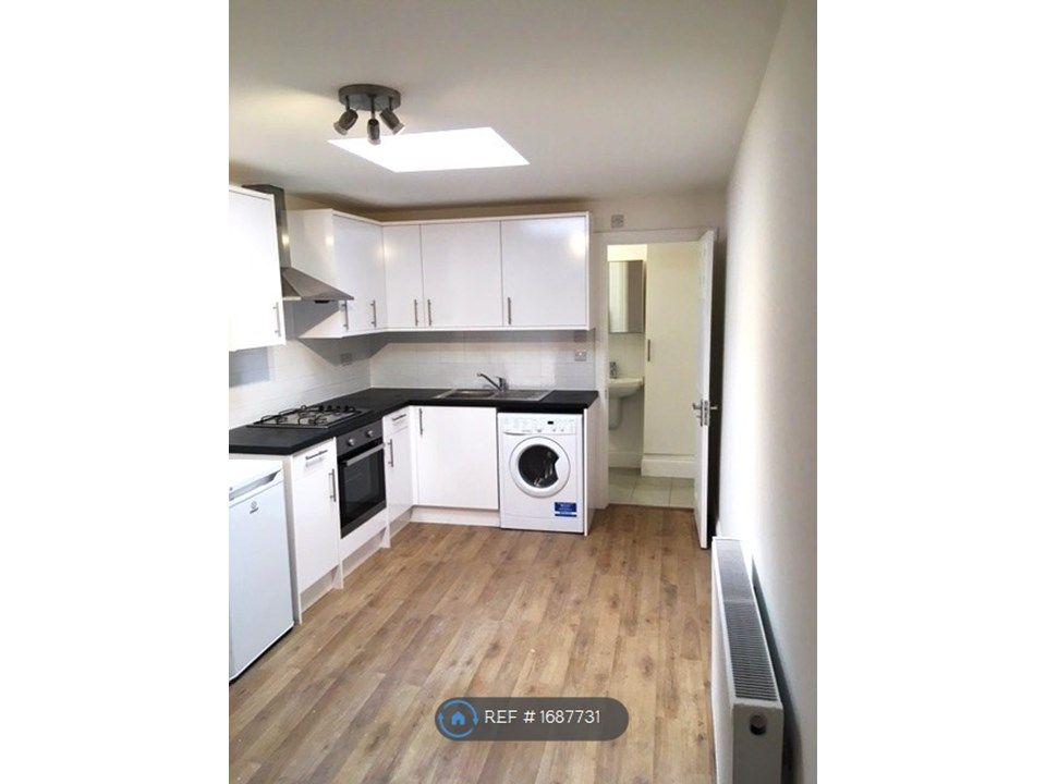 1 bed flat to rent in Foxton Way, Sutton SM3 Zoopla