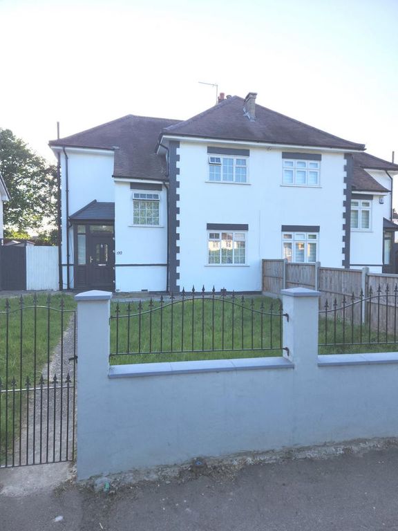 3 bed semidetached house to rent in Great Cambridge Road, Cheshunt EN8