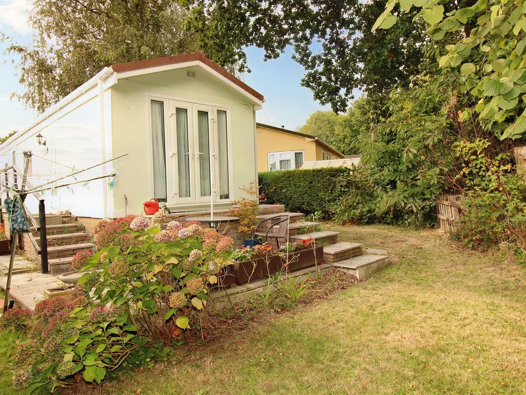 1 bed mobile/park home for sale in Temple Grove Park Bakers Lane, West