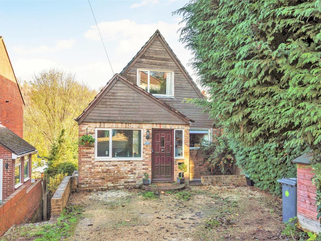 4 bed detached house for sale in Hylton Road, High HP12 Zoopla