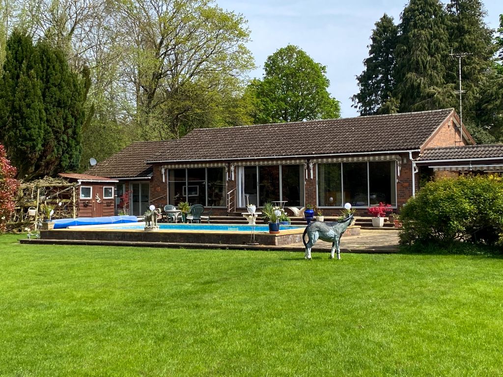 3 bed detached bungalow for sale in Felix Lane, Shepperton TW17, £