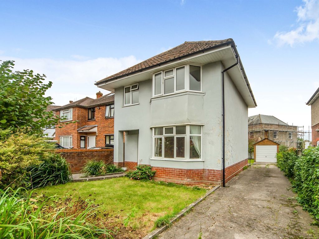 3 bed detached house for sale in Swallowcliffe Gardens, Yeovil BA20