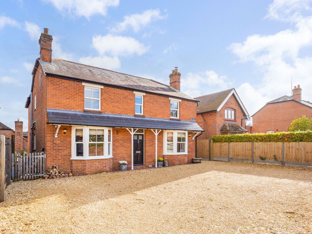 4 bed detached house for sale in Shaw Hill, Newbury RG14, £850,000 Zoopla