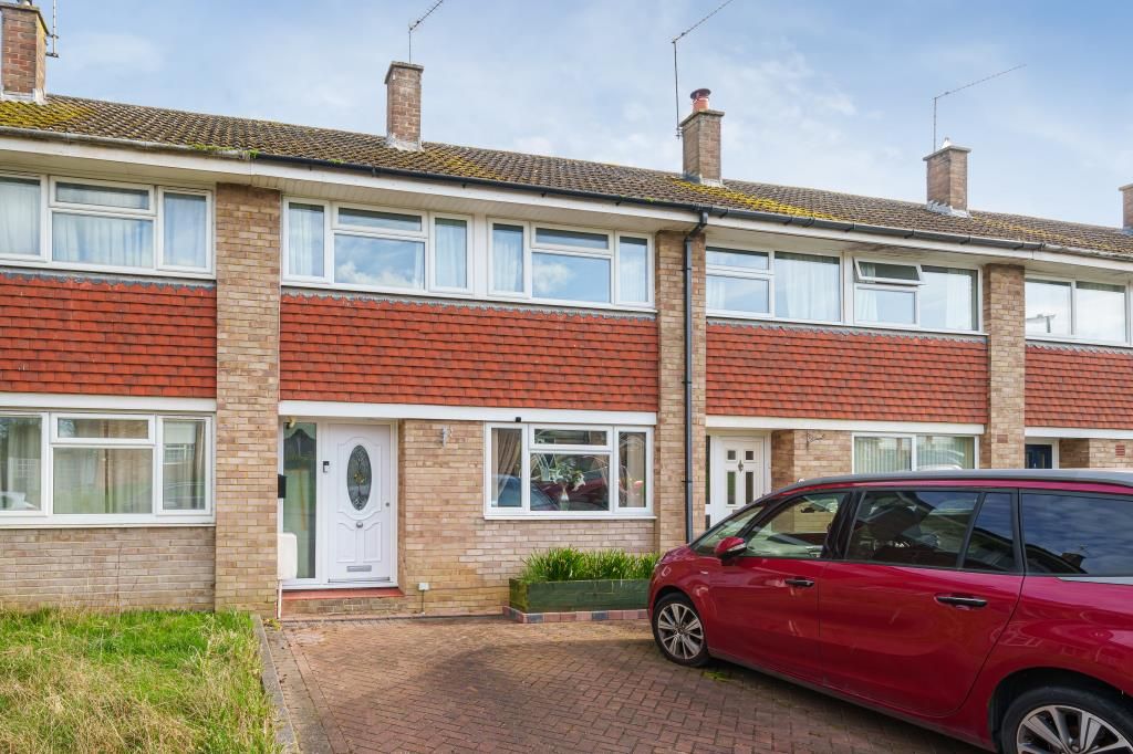 3 bed terraced house for sale in Basingstoke, Hampshire RG21, £375,000