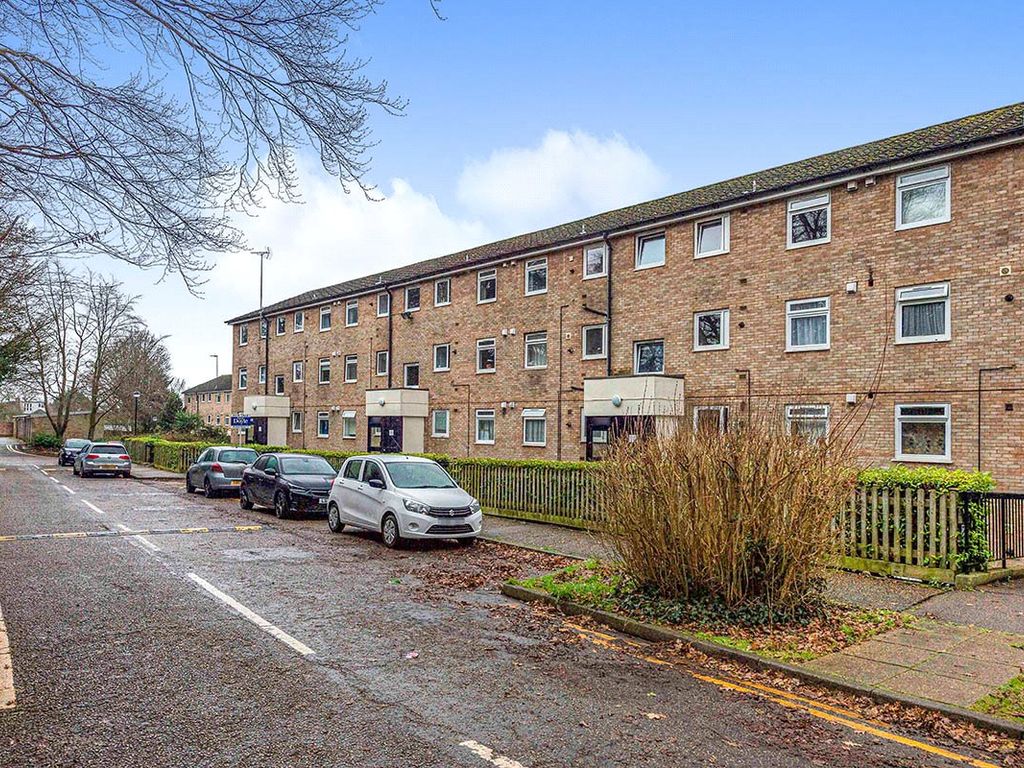 1 bed flat to rent in The Cornfields, Hemel Hempstead, Hertfordshire