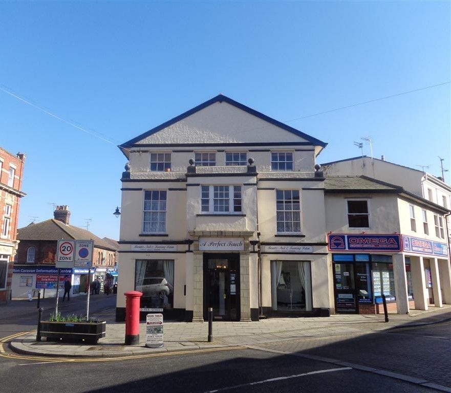 1 bed flat to rent in High Street, Walton On The Naze CO14 Zoopla