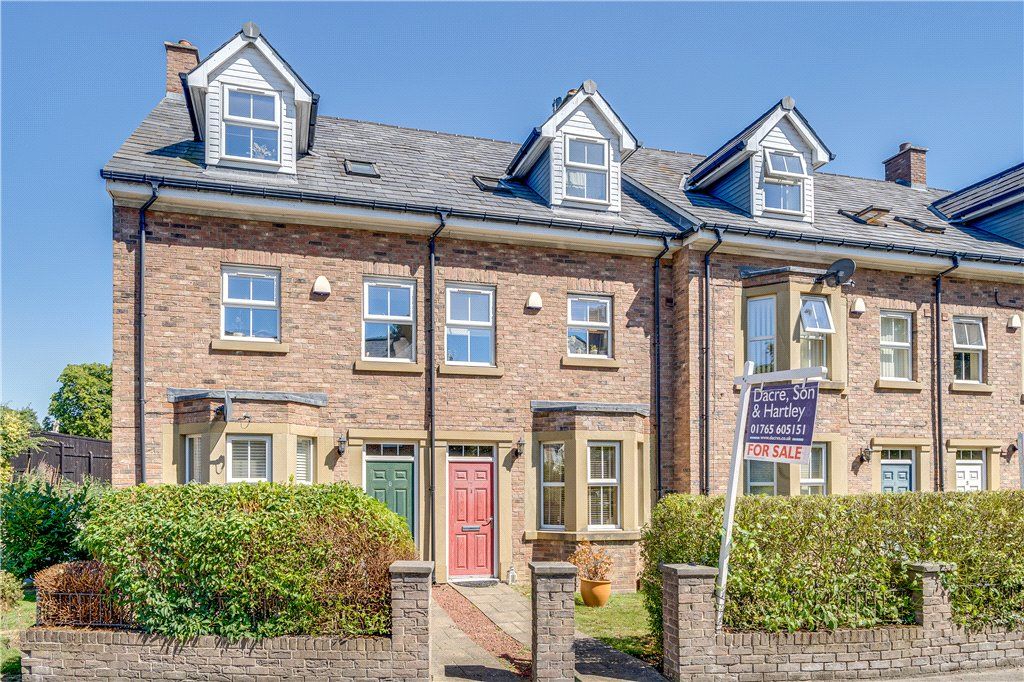 3 bed terraced house for sale in Tower Court, Palace Road, Ripon, North