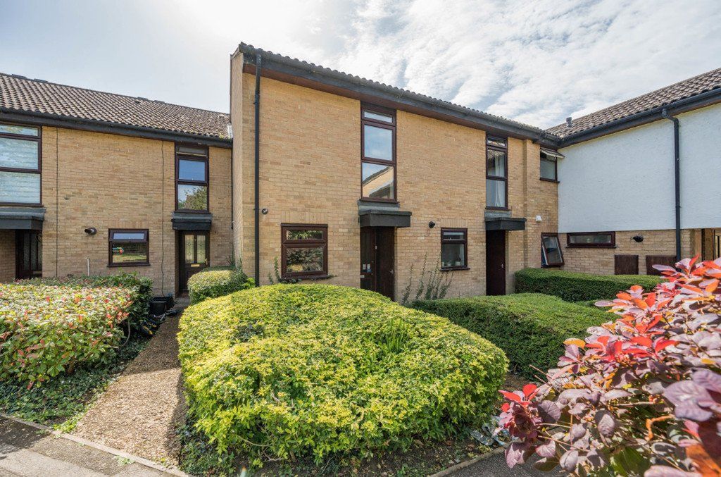 2 bed terraced house for sale in Fleetham Gardens, Lower Earley, Reading RG6, £180,000 Zoopla
