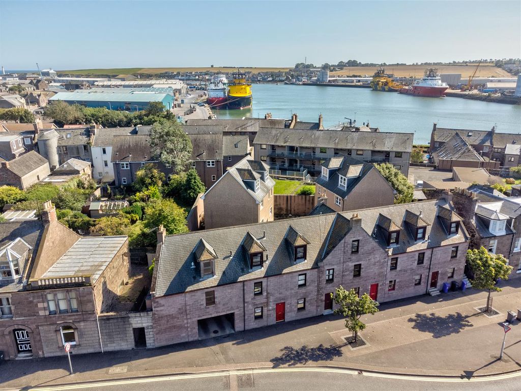 2 bed flat for sale in Bridge Street, Montrose DD10, £105,000 Zoopla