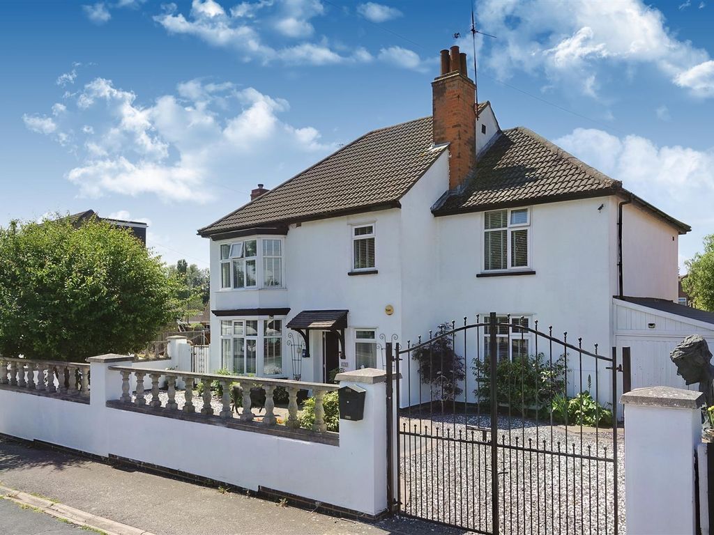 5 bed detached house for sale in Braunstone Lane East, Leicester LE3