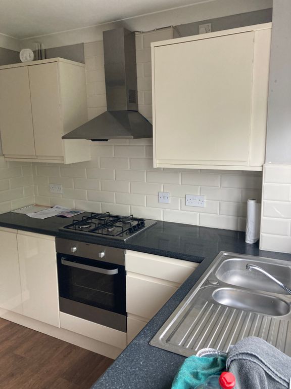 3 bed semidetached house to rent in Clayfield View, Mexborough S64, £