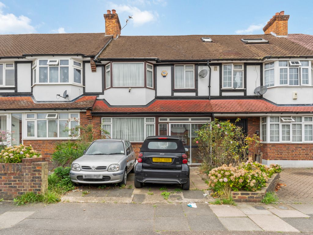 3 bed terraced house for sale in Chestnut Grove, Mitcham CR4, £450,000