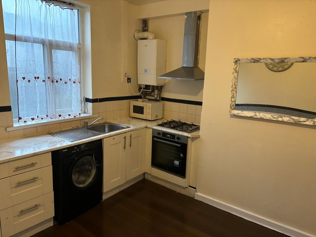 2 bed terraced house to rent in Cavendish Road, Rotherham S61, £600 pcm