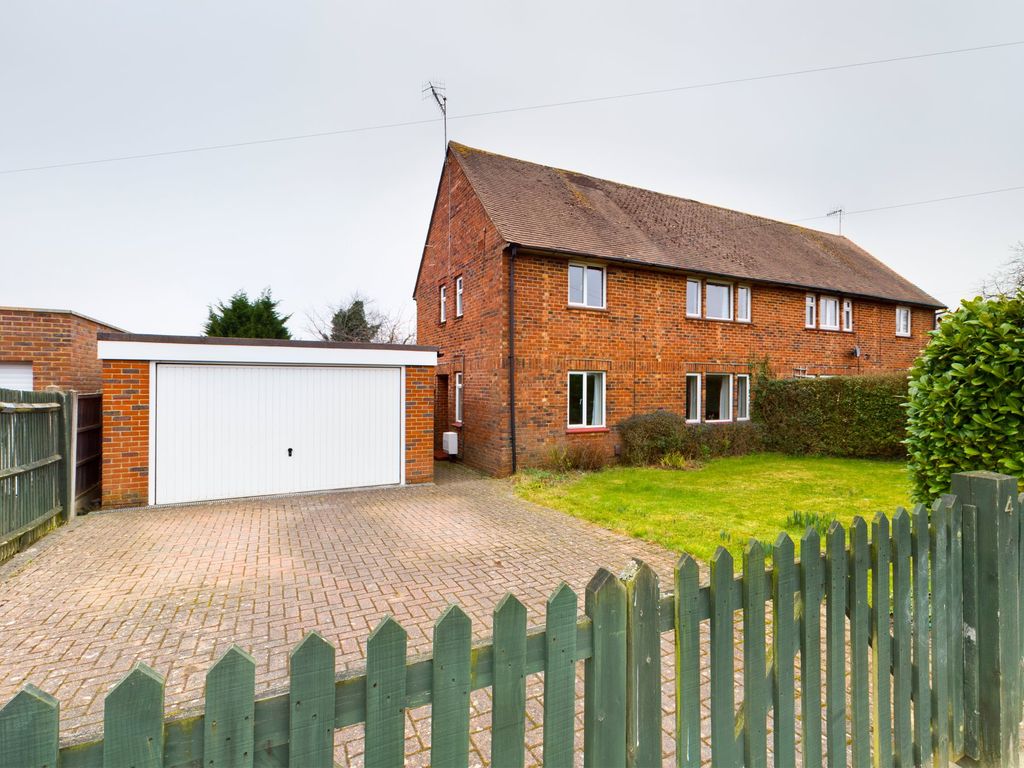 3 bed semidetached house for sale in West Green, Crawley RH11 Zoopla